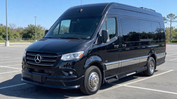 knoxville 8 passenger sprinter van