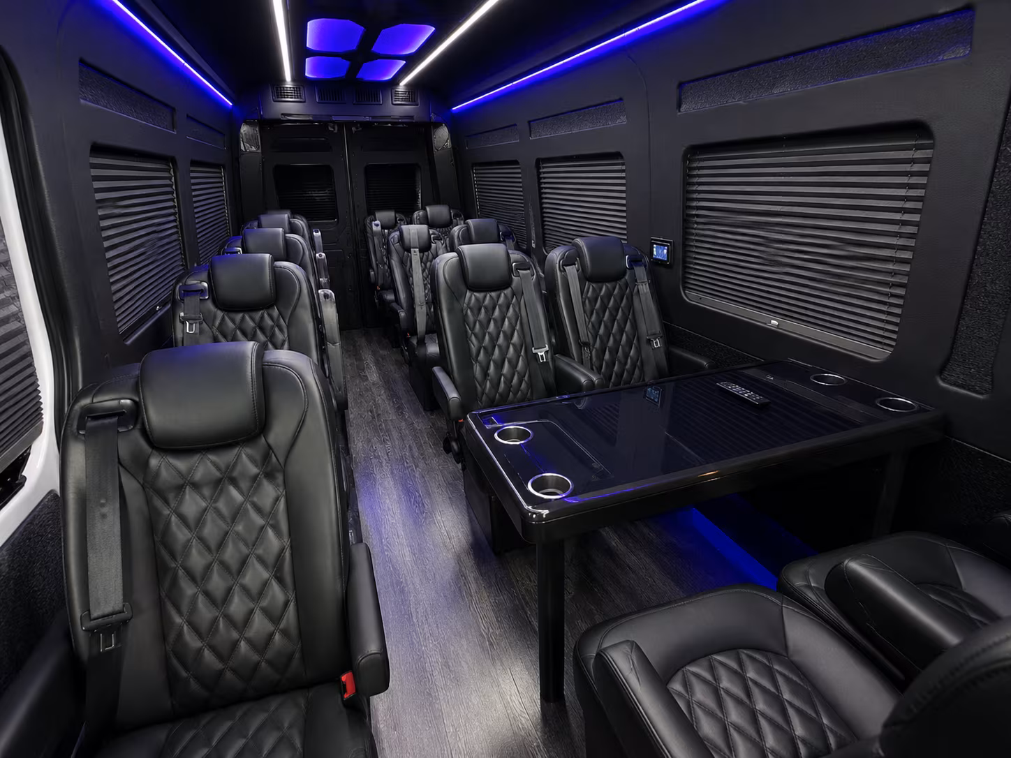 knoxville 10 passenger sprinter van inside