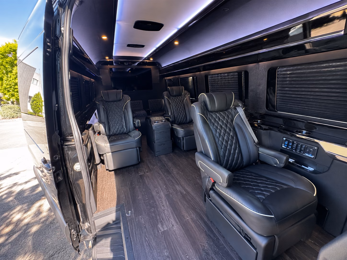 knoxville 12 passenger sprinter van interior