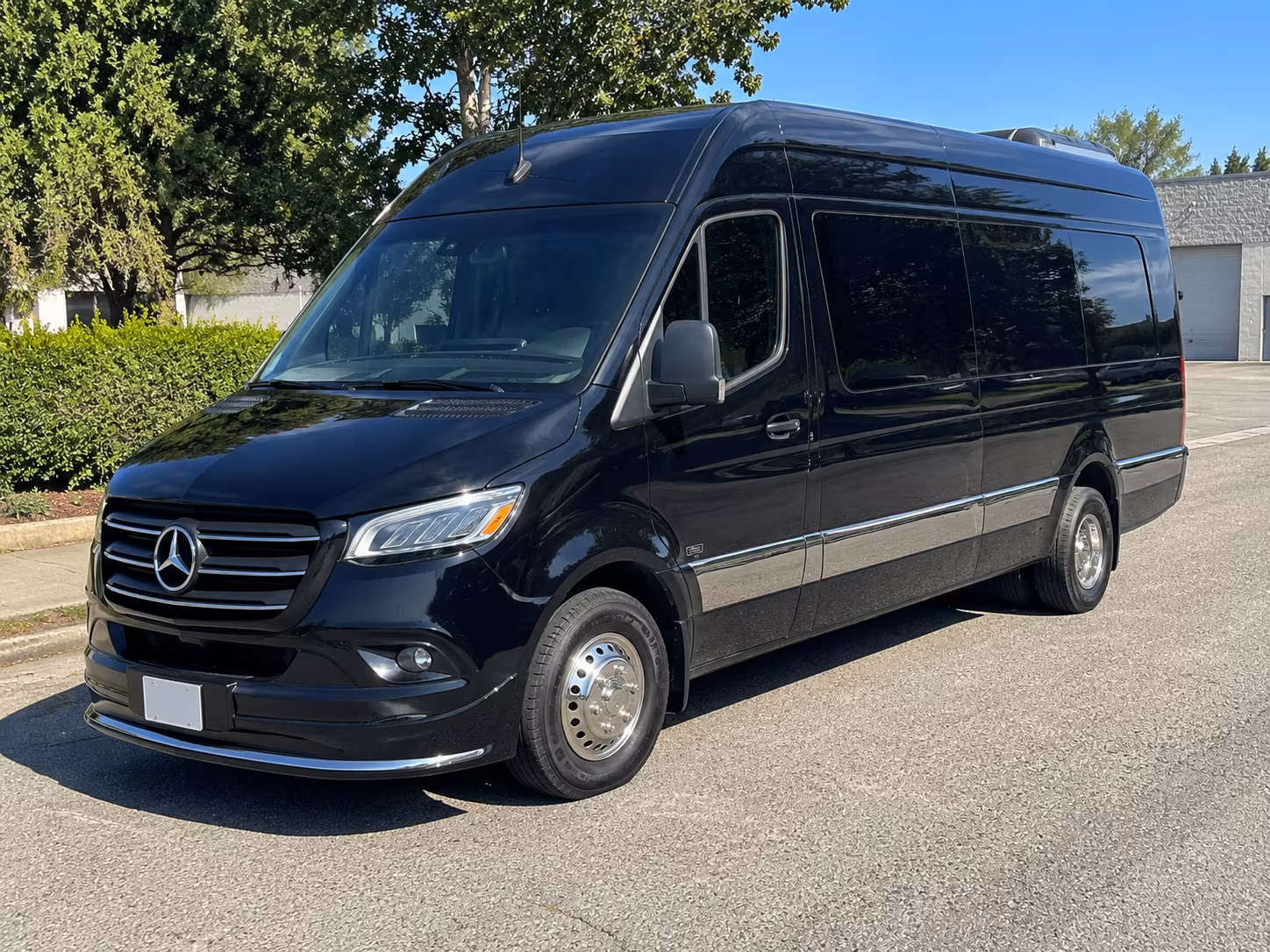 knoxville 8 passenger sprinter van
