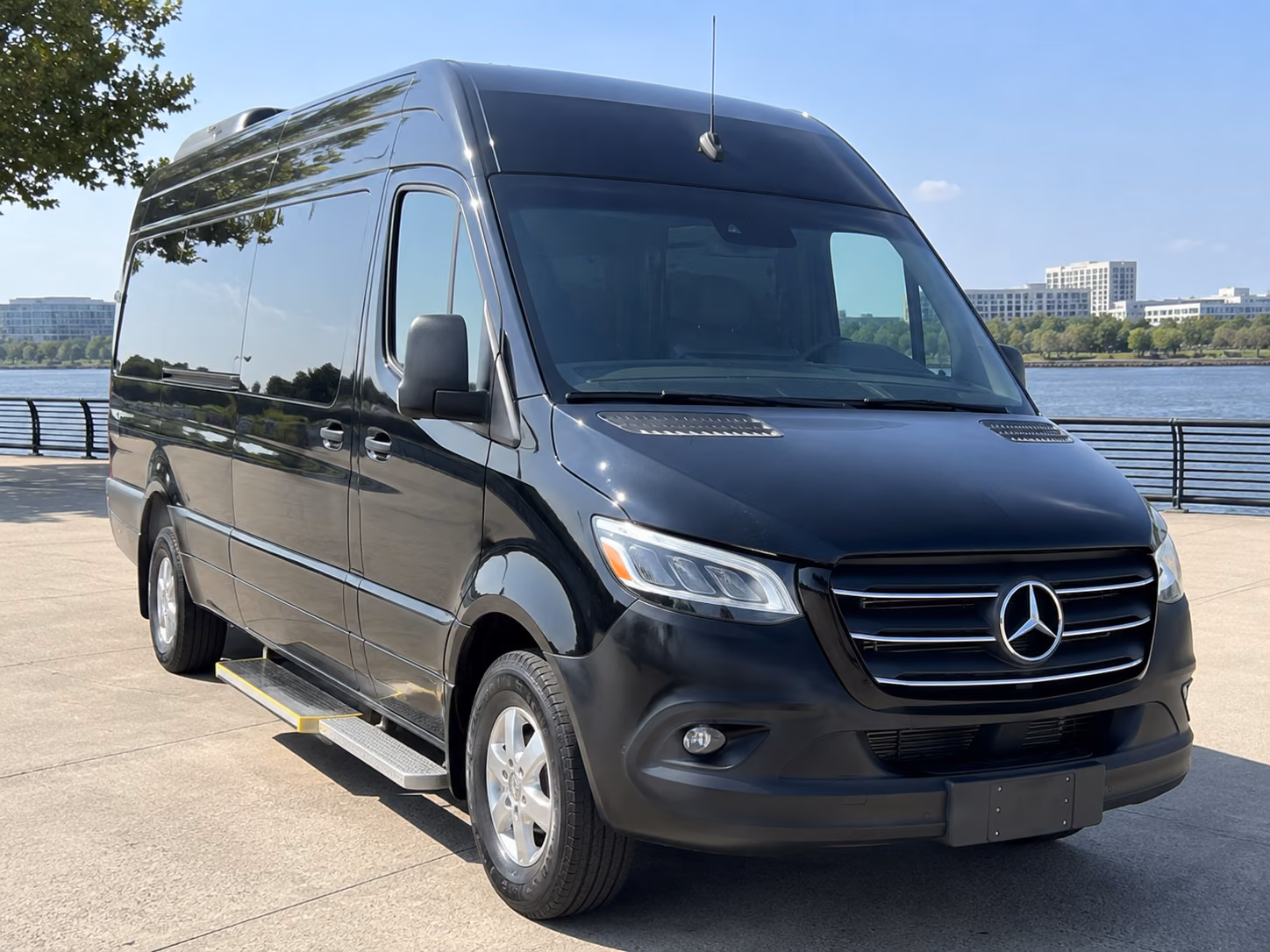 sprinter van drop off at every knoxville stadium and arena