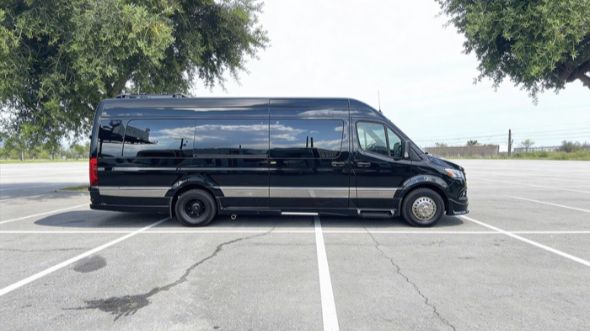 sprinter limousine knoxville